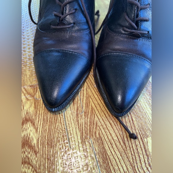 Stuart Weitzman size 8 brown point toe heels - Picture 2 of 14